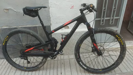 La Focus O1 de carbono de Paco, la bici robada que la peña sigue buscando